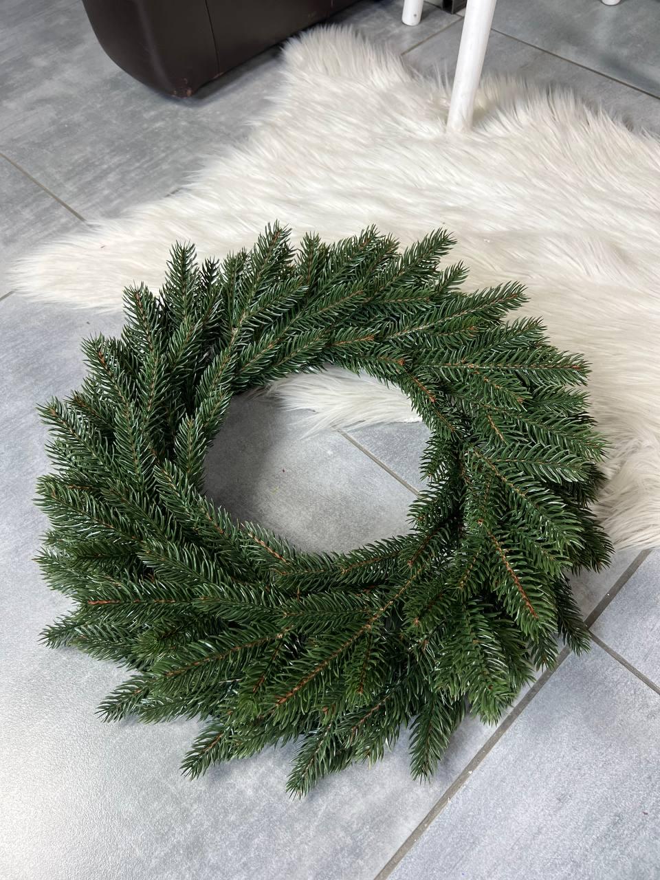 Новорічний вінок Віденський зі штучної хвої 40 см Зелений (YA678608) - фото 5 Новорічний вінок Віденський зі штучної хвої 40 см Зелений (YA678608) - фото 5