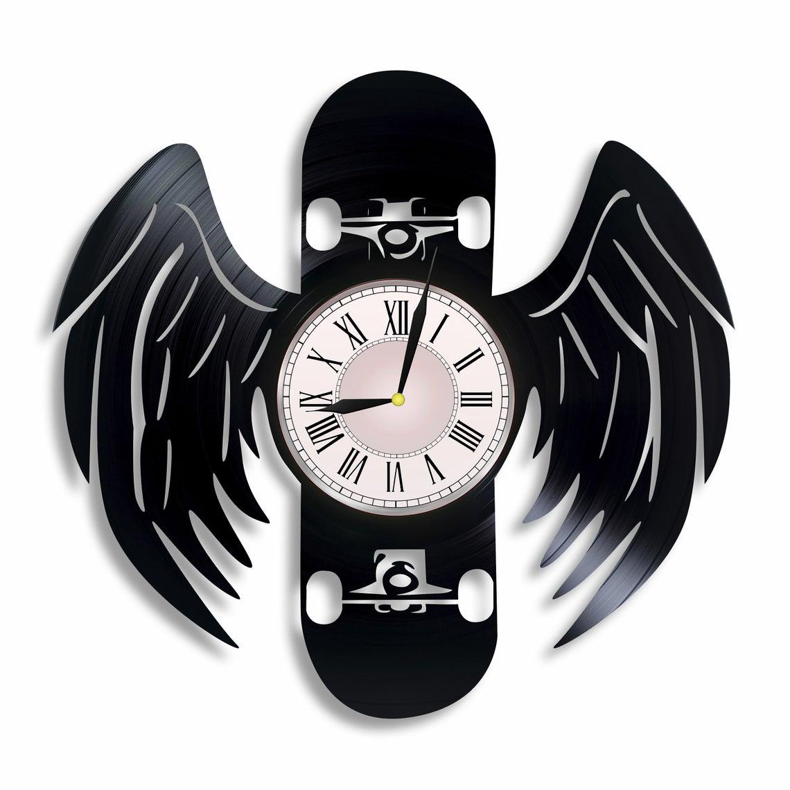Часы настенные Скейтбордист 2402 из виниловой пластинки