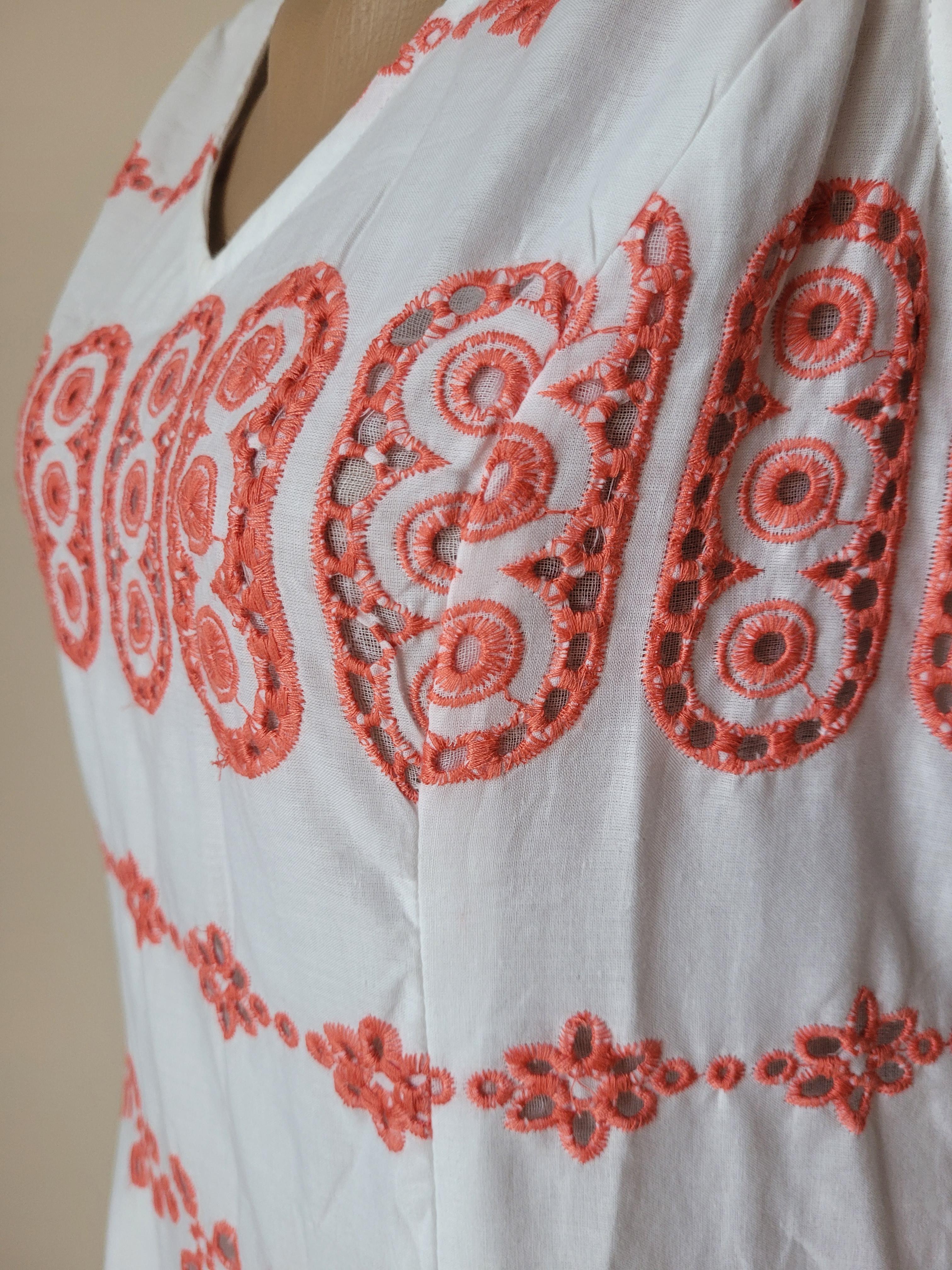 Платье-сарафан женское летнее XL Белый с красно-розовой вышивкой (01115/04) - фото 3 Платье-сарафан женское летнее XL Белый с красно-розовой вышивкой (01115/04) - фото 3