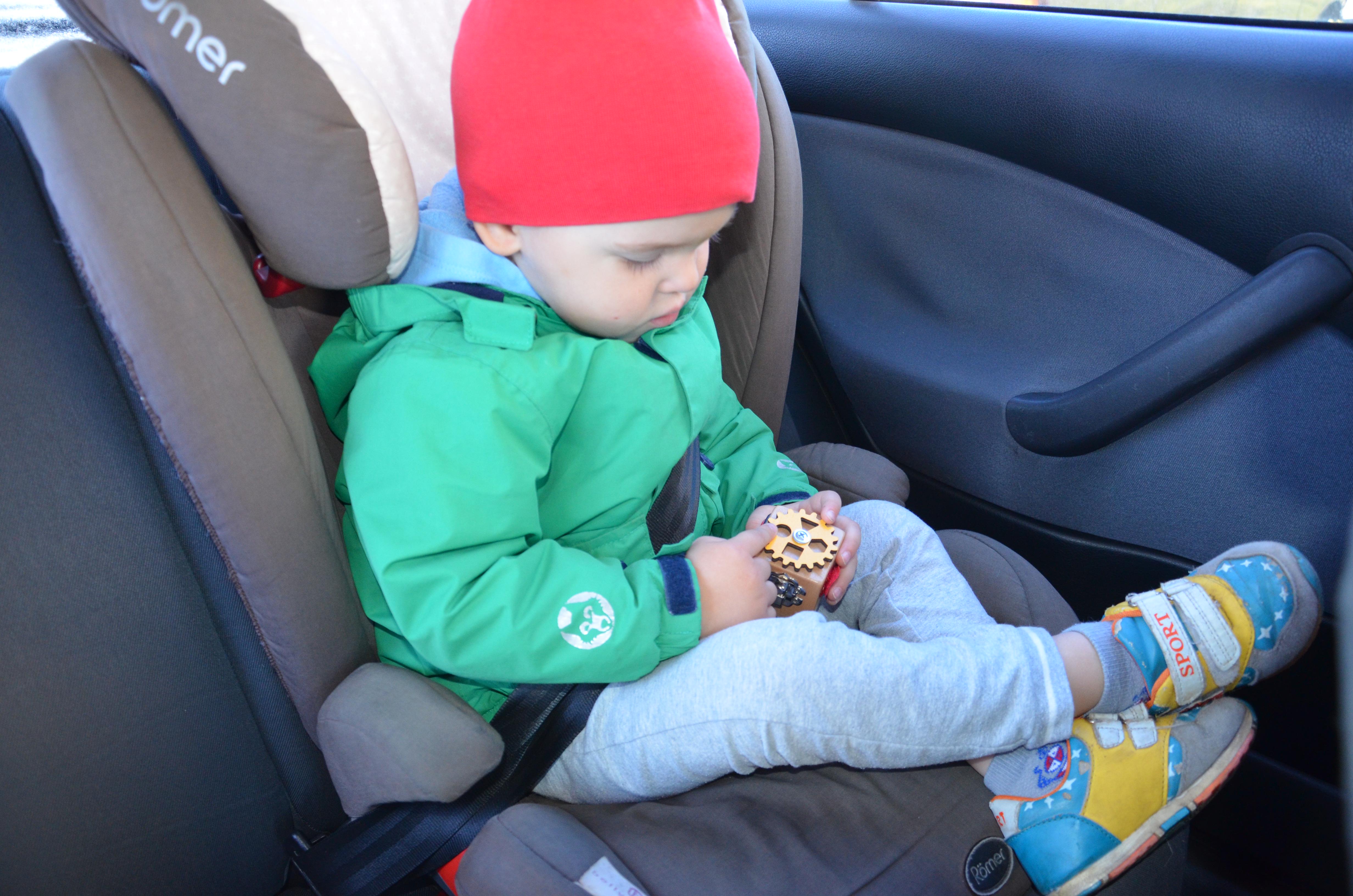 Бизикубик детский KolodaToys с замочками и выключателем 4,5х4,5х4,5 см Разноцветный (4011) - фото 2