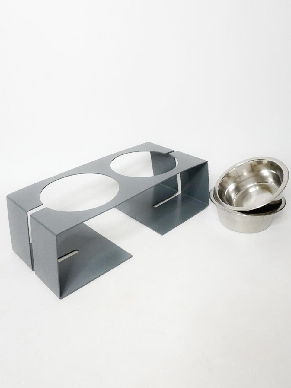 Годівниця Bestmeal підставка для собак малих порід на 2 миски метал 132 мм 0,75 л Темно-сірий (24436818) - фото 5 Годівниця Bestmeal підставка для собак малих порід на 2 миски метал 132 мм 0,75 л Темно-сірий (24436818) - фото 5