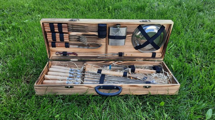 Набір шампурів/грилю/барбекю в дерев'яному кейсі (058892)