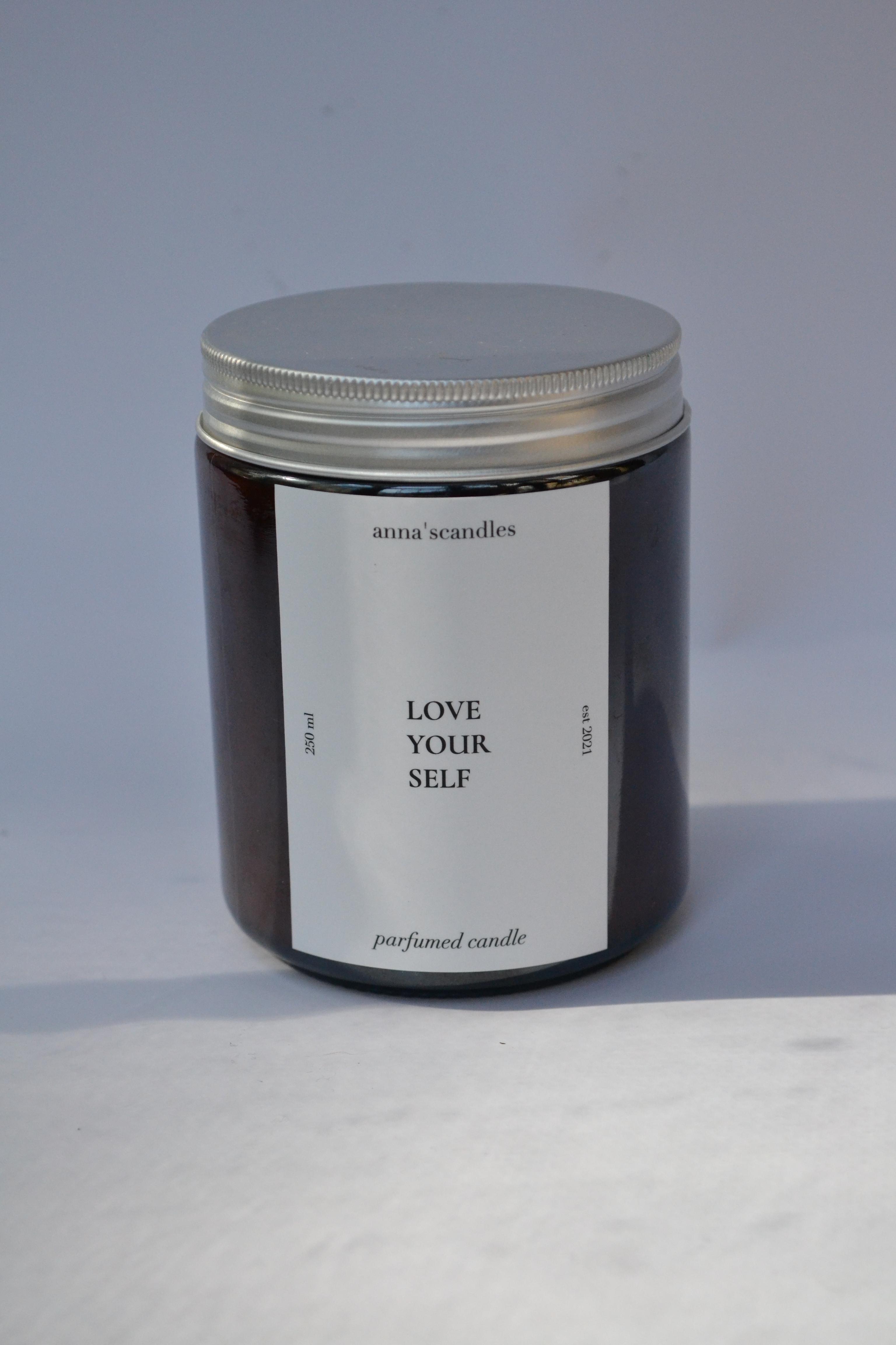 Аромасвічка anna'scandles LOVE YOURSELF у склі 250 мл (cndl2)