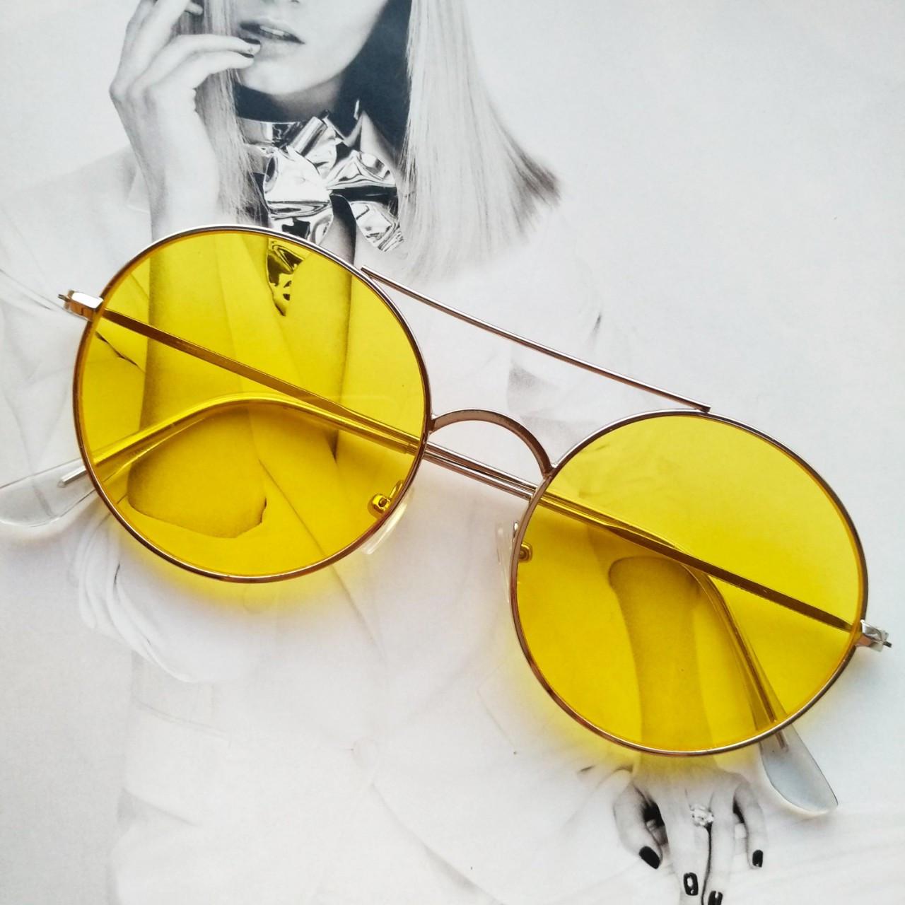 Солнцезащитные очки круглые с цветной линзой Желтый