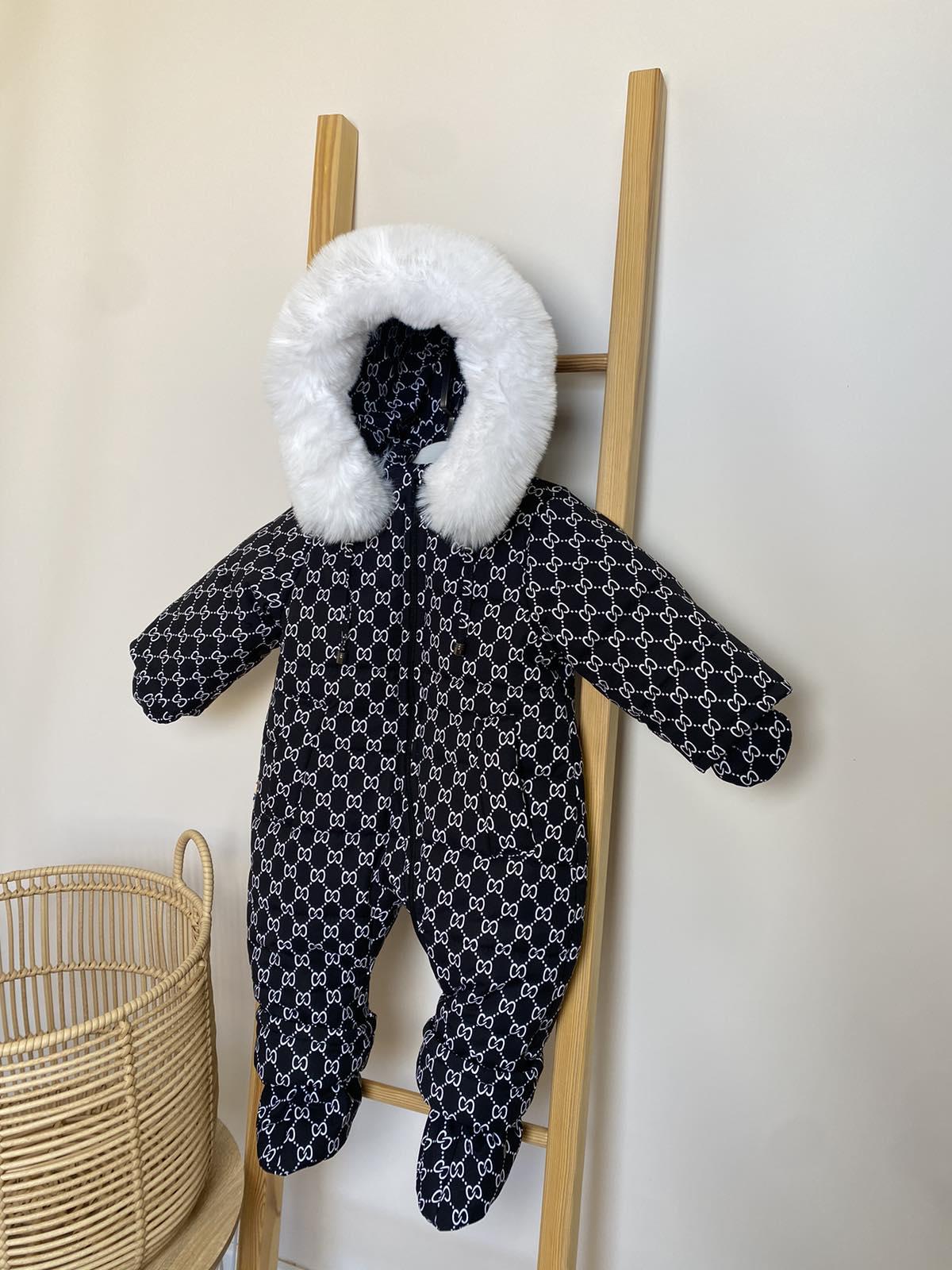 Дитячий зимовий комбінезон з пінетками та рукавичками 80 см Чорний (21321) - фото 2 Дитячий зимовий комбінезон з пінетками та рукавичками 80 см Чорний (21321) - фото 2