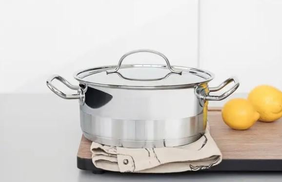 Кастрюля с крышкой 6,1 л (01123)