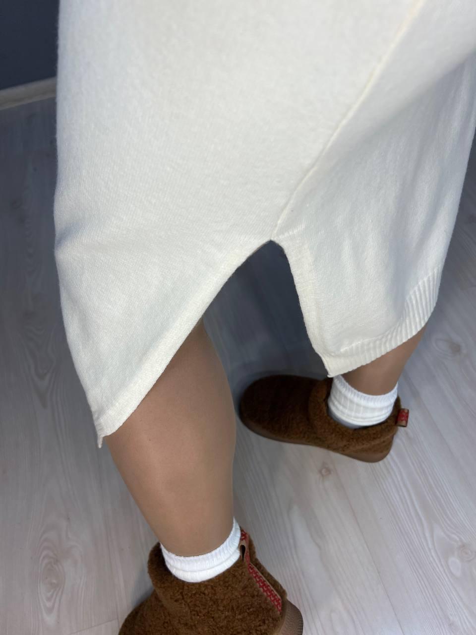 Платье женское ACCORDDREAM 2858 свитер длинное оверсайз воротник стойка разрез OS Молочный (3212) - фото 6 Платье женское ACCORDDREAM 2858 свитер длинное оверсайз воротник стойка разрез OS Молочный (3212) - фото 6