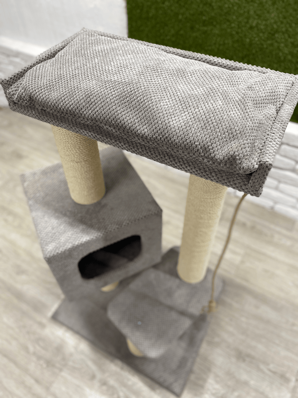 Игровой комплекс когтеточка с лежанкой и подушкой 95x40x60 см Мокко (21706952) - фото 2