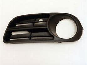 Решетка бампера AVTM Skoda Fabia 05-07 левая с отверстиями для противотуманок (6406 915) Решетка бампера AVTM Skoda Fabia 05-07 левая с отверстиями для противотуманок (6406 915)