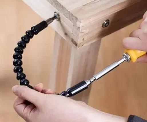 Викрутка з гнучкою бітою що подовжує і 6-ю насадками MasterTool Snake Bit гнучкий вал з насадками Чорний (35578211/1) - фото 3 Викрутка з гнучкою бітою що подовжує і 6-ю насадками MasterTool Snake Bit гнучкий вал з насадками Чорний (35578211/1) - фото 3