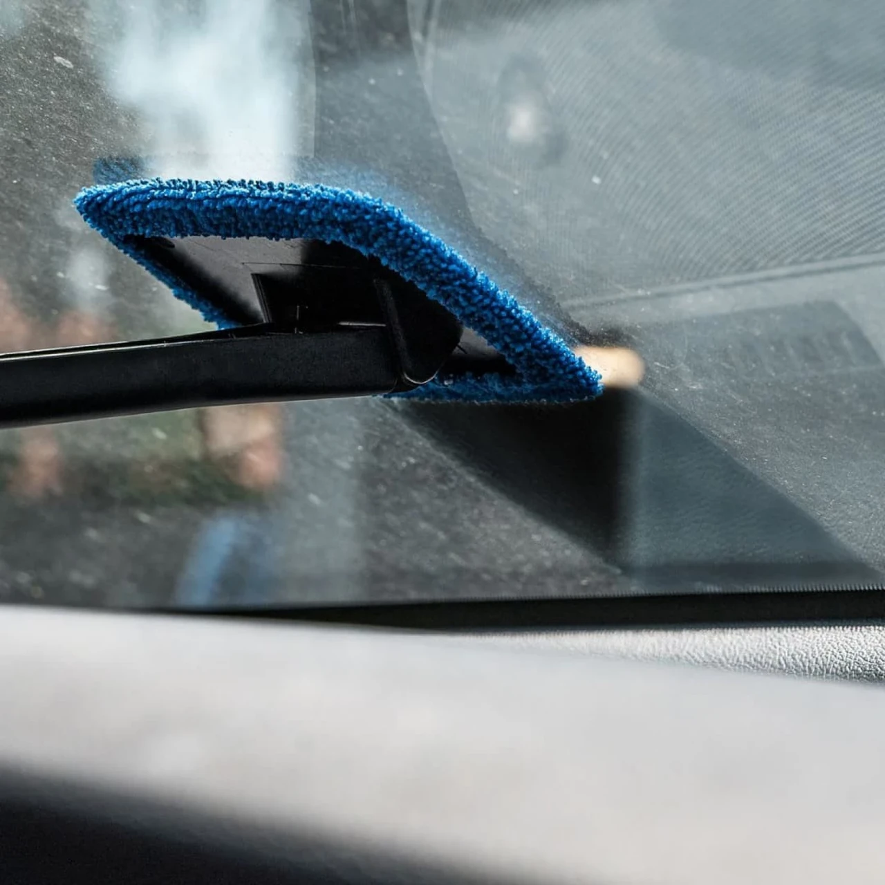 Щітка K2 для очищення скла мікрофібра з ручкою 360 мм - фото 3 Щітка K2 для очищення скла мікрофібра з ручкою 360 мм - фото 3