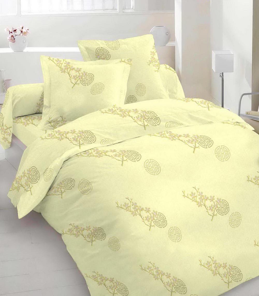 Простынь на резинке Вилена Голд Сакура золотая бязь 140х200/25 см