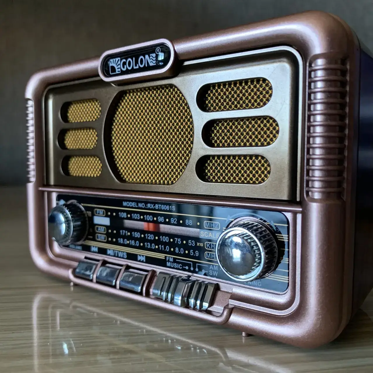 Радіоприймач акумуляторний Golon RX-6061BT з Bluetooth та USB/SD Золотистий (ML-04458) - фото 3 Радіоприймач акумуляторний Golon RX-6061BT з Bluetooth та USB/SD Золотистий (ML-04458) - фото 3