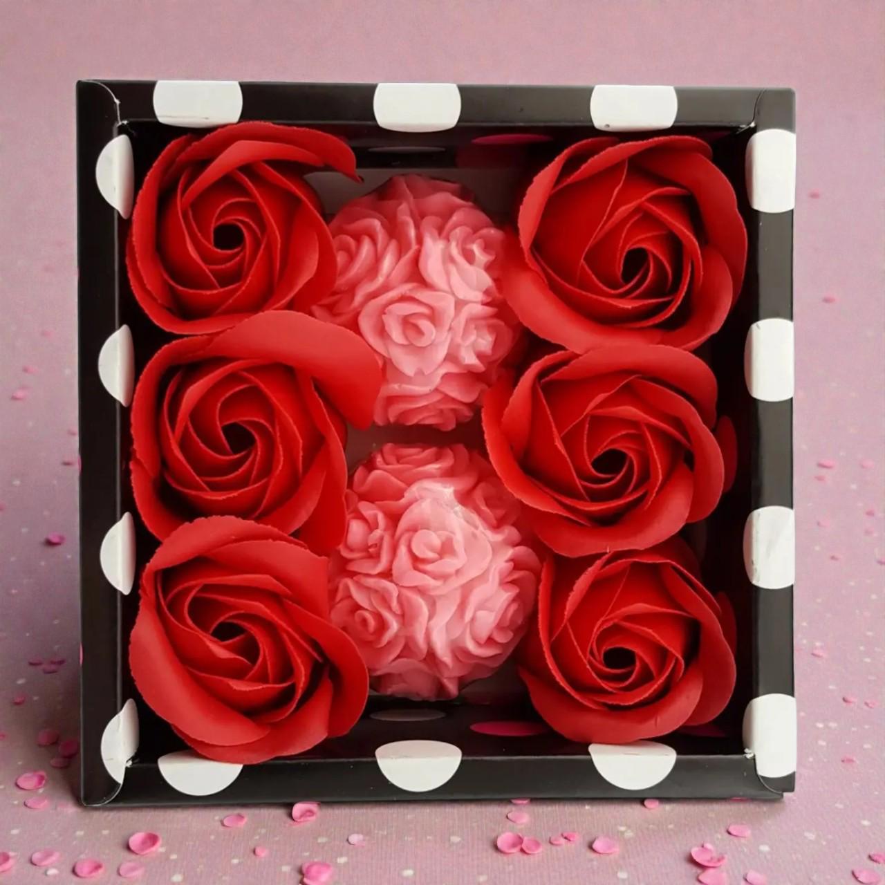 Троянди мильні в коробці 6+2, Червоний