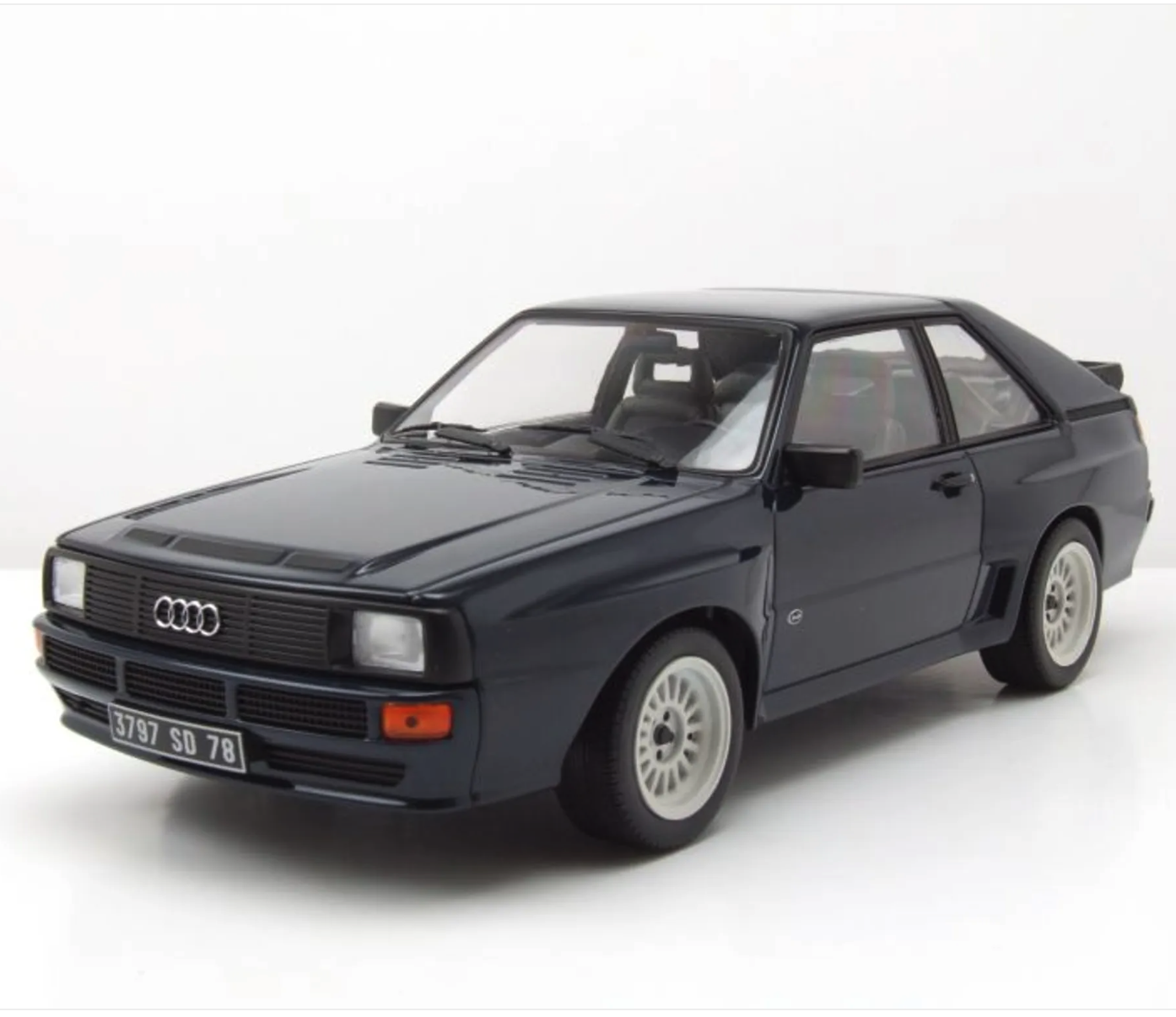 Модель автомобиля Norev 1:18 Audi Sport Quattro 1985 Dark Blue (188314) - фото 7 Модель автомобиля Norev 1:18 Audi Sport Quattro 1985 Dark Blue (188314) - фото 7