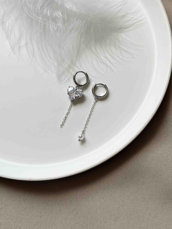 Сережки асиметричні з серцем та ланцюжками (5538)