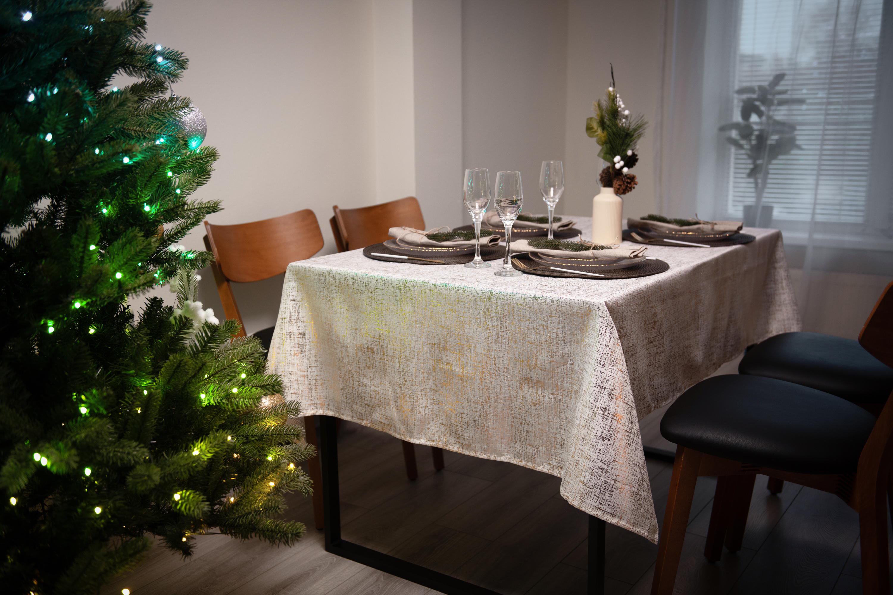 Скатертина Ardesto Shine 120х140 см Золотистий (ART07SG) - фото 2 Скатертина Ardesto Shine 120х140 см Золотистий (ART07SG) - фото 2