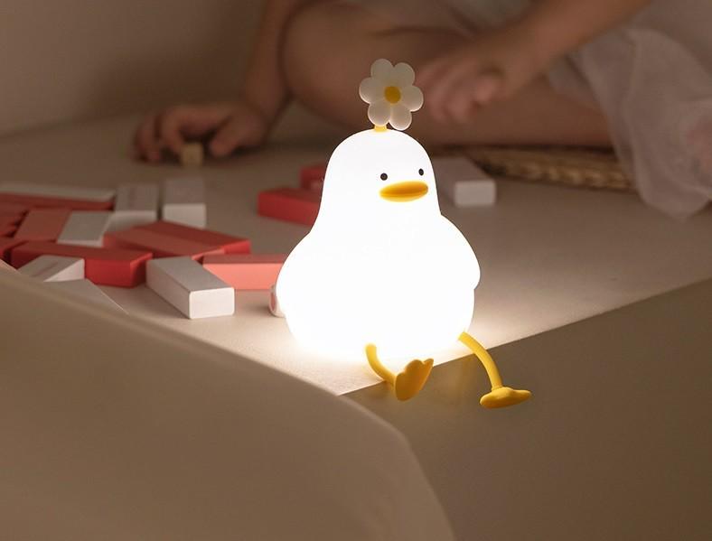 Ночник детский силиконовый Утка Белый (7081) - фото 4 Ночник детский силиконовый Утка Белый (7081) - фото 4