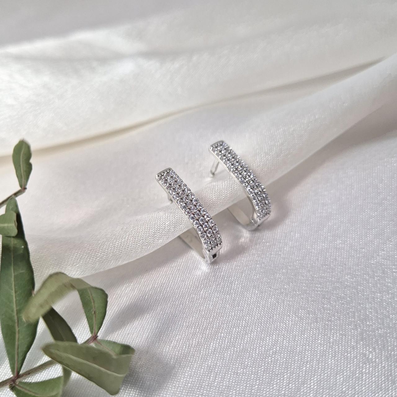 Серьги палочки с белыми камнями серебро 925 пробы родированное 3,45 г (лк0050рс)