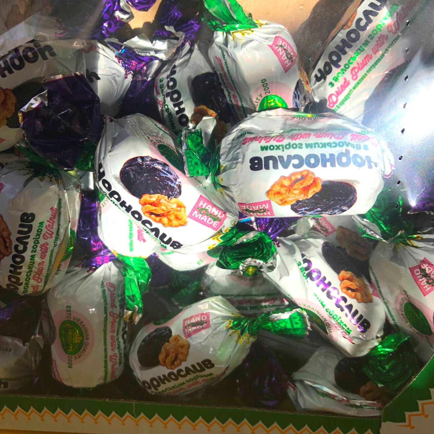 Конфеты шоколадные Аманти Чернослив с орехом 1 кг (A-1000-prune) - фото 11 Конфеты шоколадные Аманти Чернослив с орехом 1 кг (A-1000-prune) - фото 11