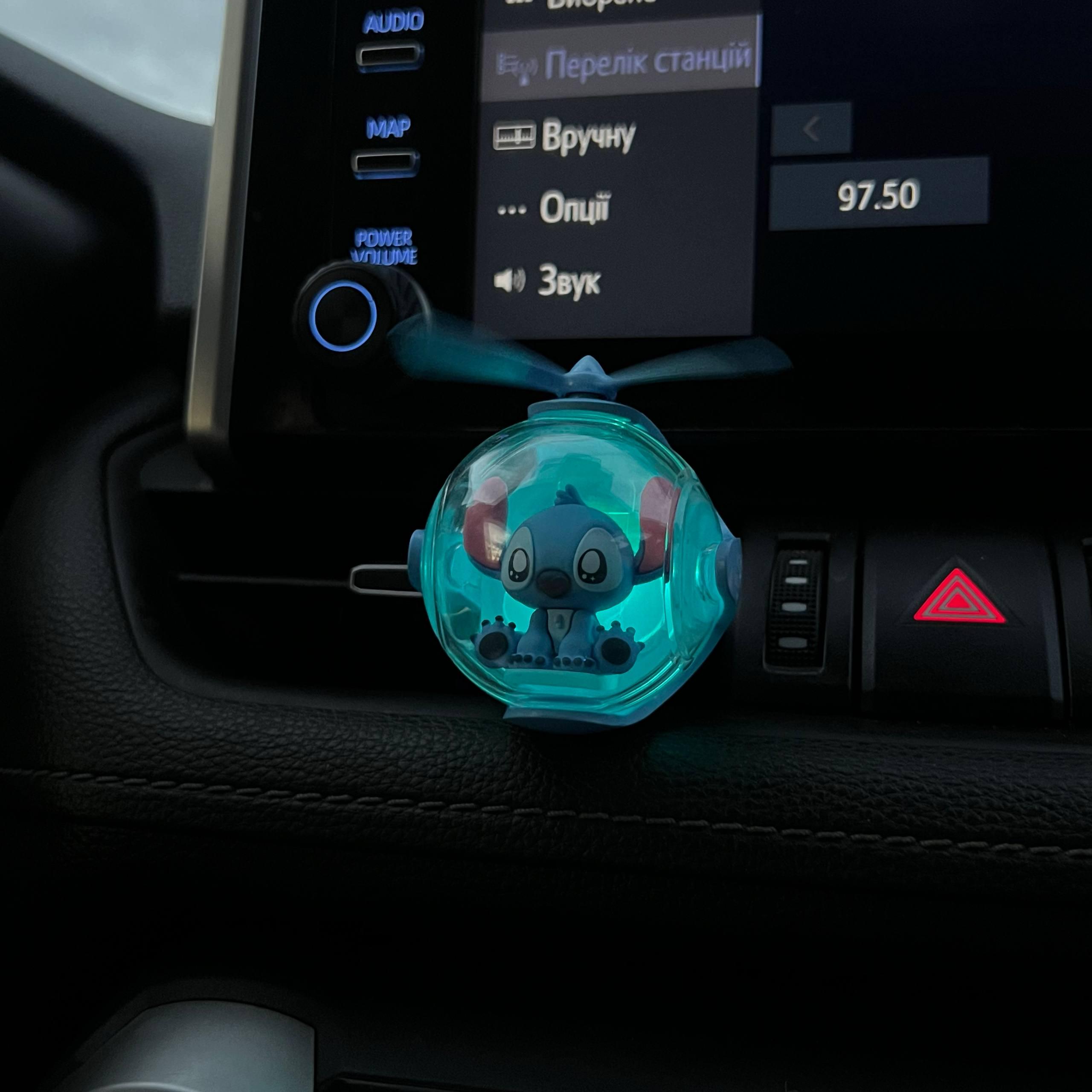 Ароматизатор для авто Stitch Pilot с подсветкой и вращающимся пропеллером - фото 10 Ароматизатор для авто Stitch Pilot с подсветкой и вращающимся пропеллером - фото 10