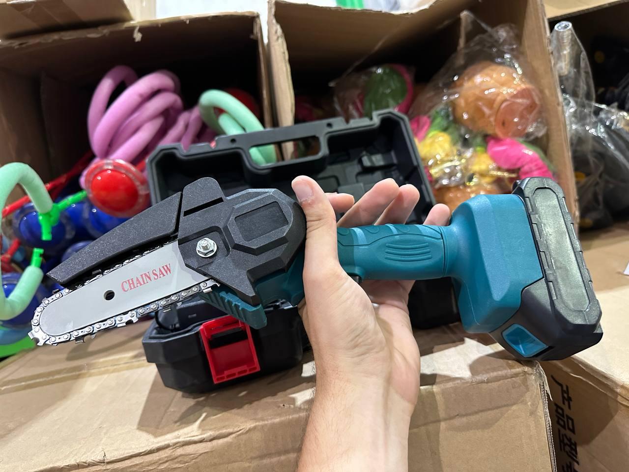 Електропила акумуляторна Supretto з двома акумуляторами (SUPR945) - фото 5 Електропила акумуляторна Supretto з двома акумуляторами (SUPR945) - фото 5