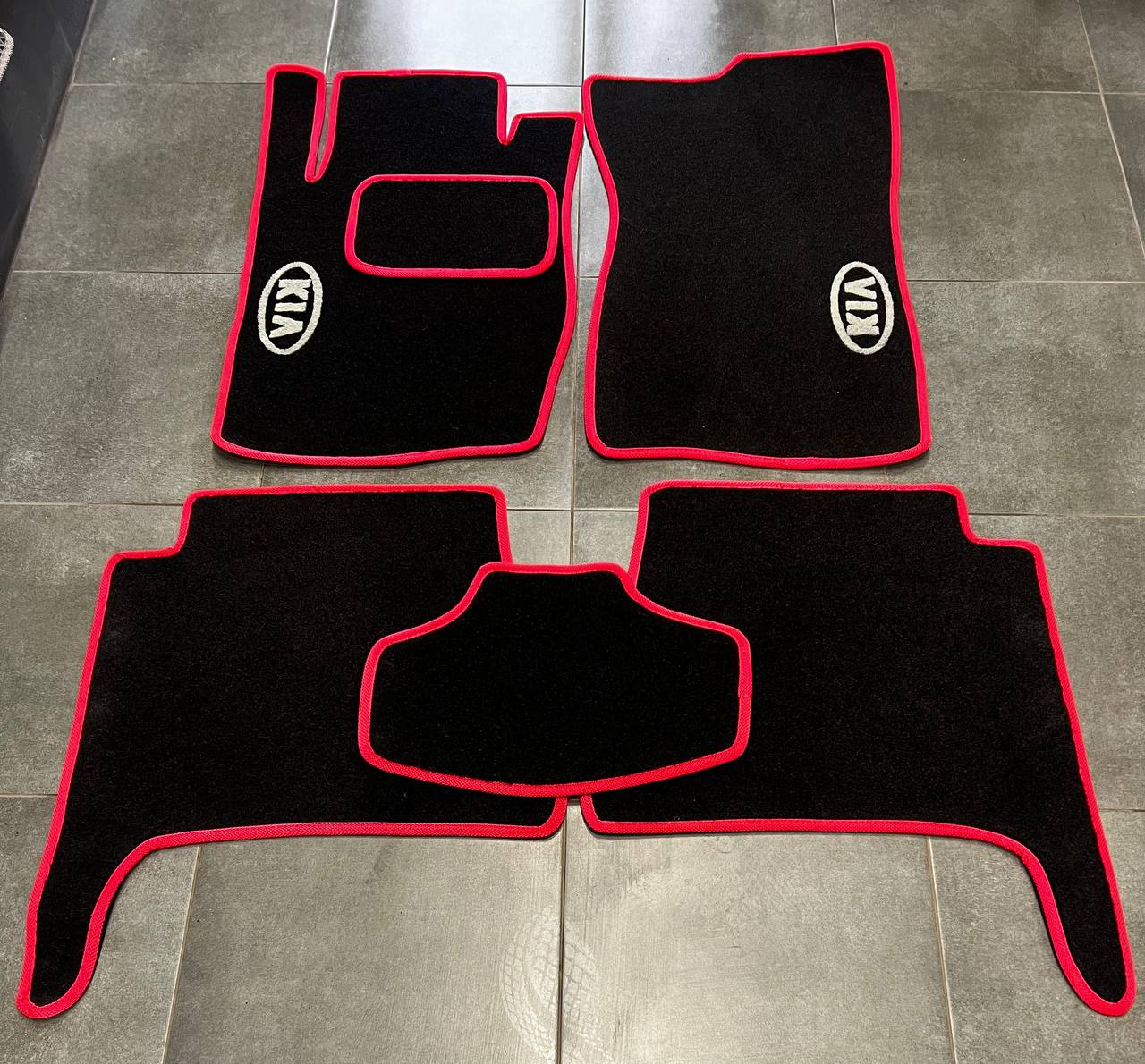 Килимки автомобільні ворсові в салон для Kia Sorento 2002-2009 5 шт. Чорний (BLCCR1275)