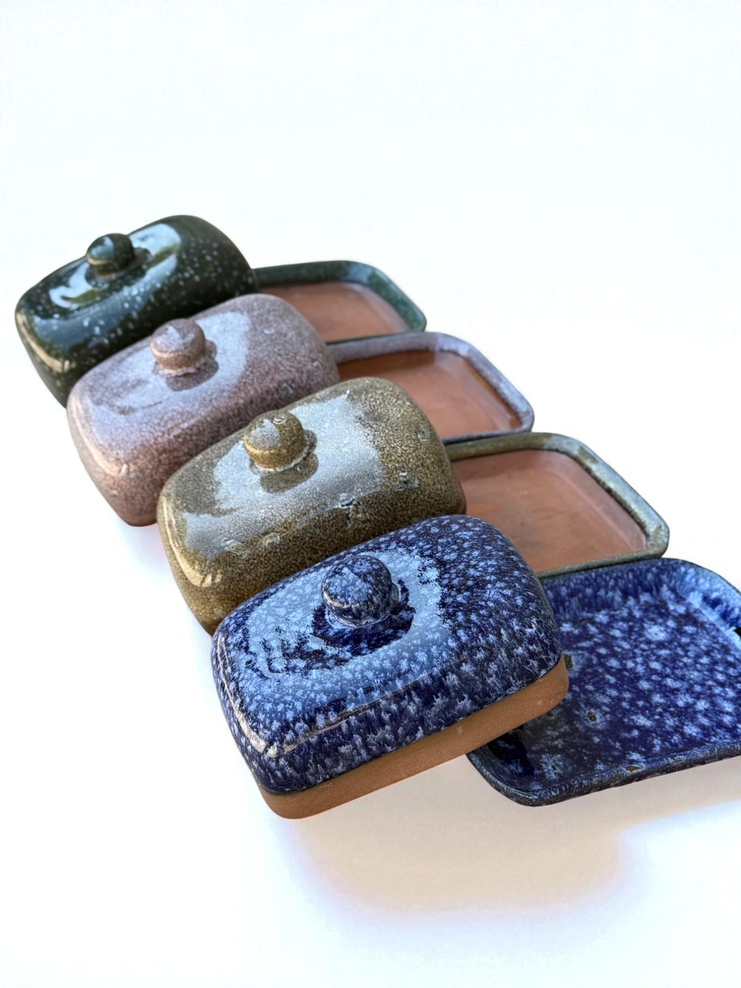 Набор масленок для сливочного масла с крышкой 4 шт. (28833544) - фото 16 Набор масленок для сливочного масла с крышкой 4 шт. (28833544) - фото 16