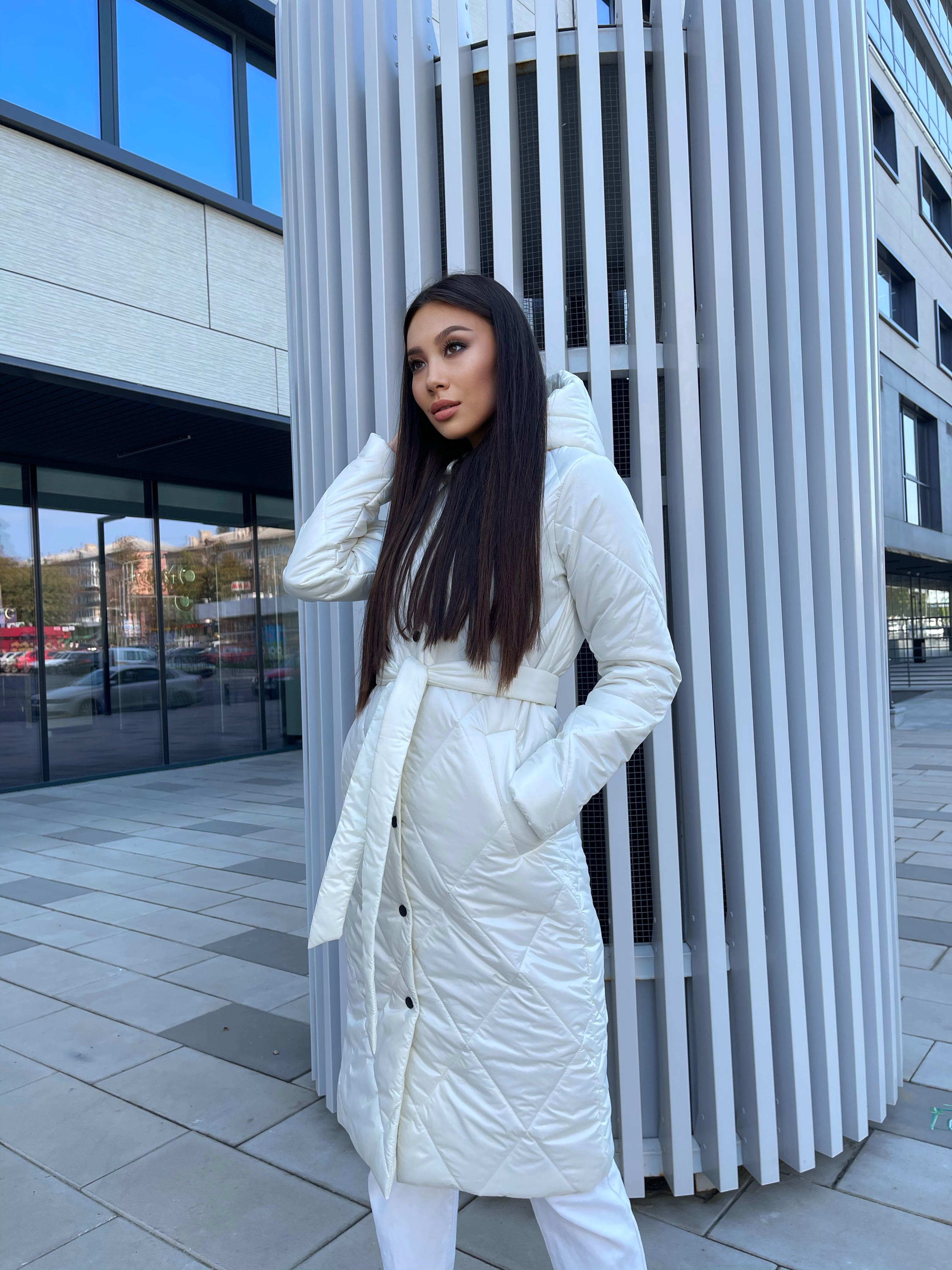 Куртка-пальто жіноча стьобана K&ML з капюшоном 19 L р. 48 Білий (9287106) - фото 5 Куртка-пальто жіноча стьобана K&ML з капюшоном 19 L р. 48 Білий (9287106) - фото 5