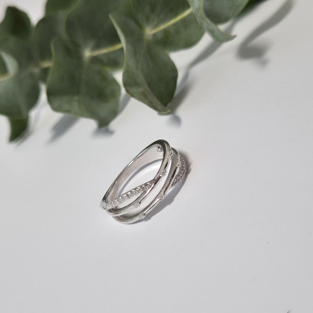 Каблучка із білими каменями срібло 925 проби родоване 2,40 г р. 16,5 (4667к) - фото 2 Каблучка із білими каменями срібло 925 проби родоване 2,40 г р. 16,5 (4667к) - фото 2