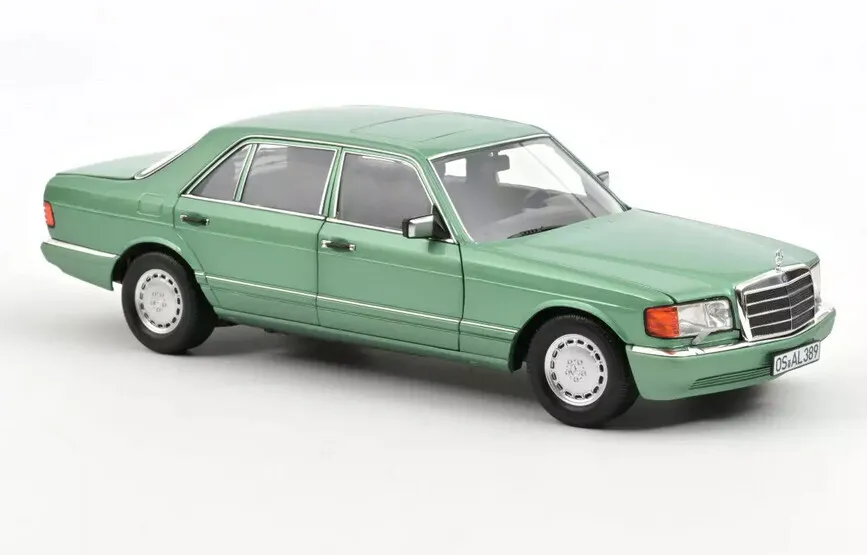 Модель автомобиля Norev 1:18 Mercedes-Benz 560 SEL W126 1985-1991 Light Green (183469)