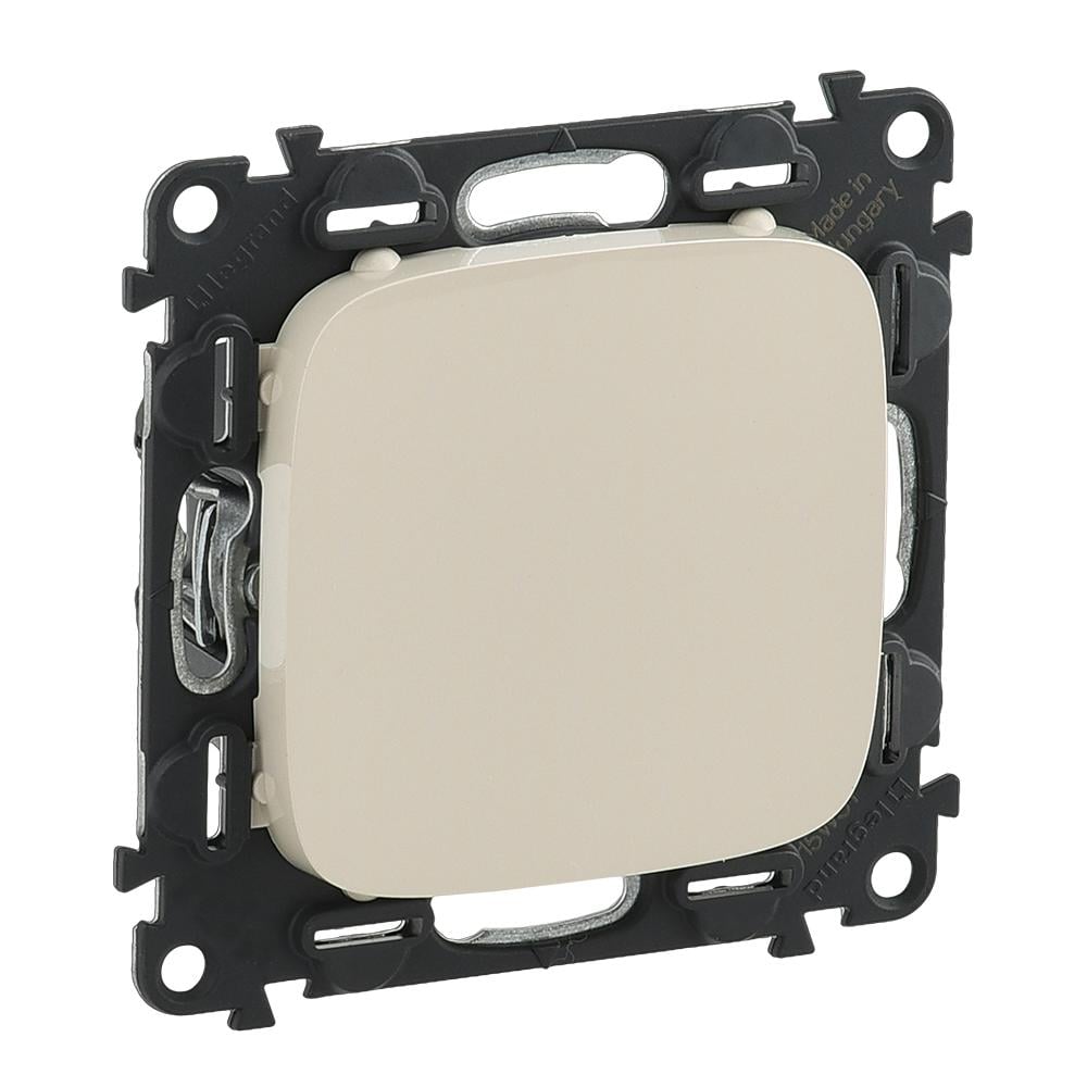 Заглушка Valena Allure Legrand Слоновая кость (755186)