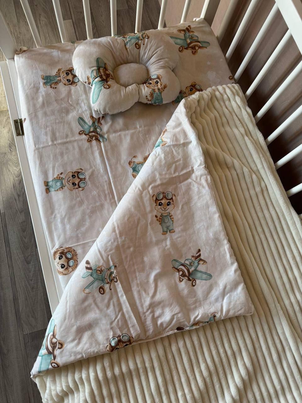 Комплект постельного белья Манюня Самолетки из бязи для кроватки 78x98 см Молочный (П4К-am-manin-031)