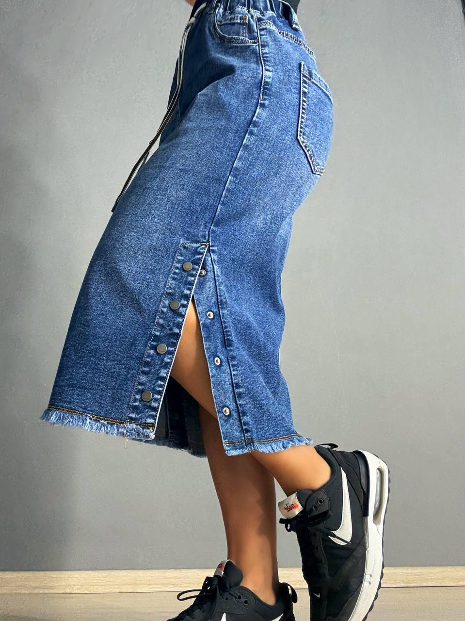 Спідниця жіноча джинсова ZJY 8039 талія на резинці з боковими розрізами р. З2 87 см 107 см Синій - фото 8 Спідниця жіноча джинсова ZJY 8039 талія на резинці з боковими розрізами р. З2 87 см 107 см Синій - фото 8