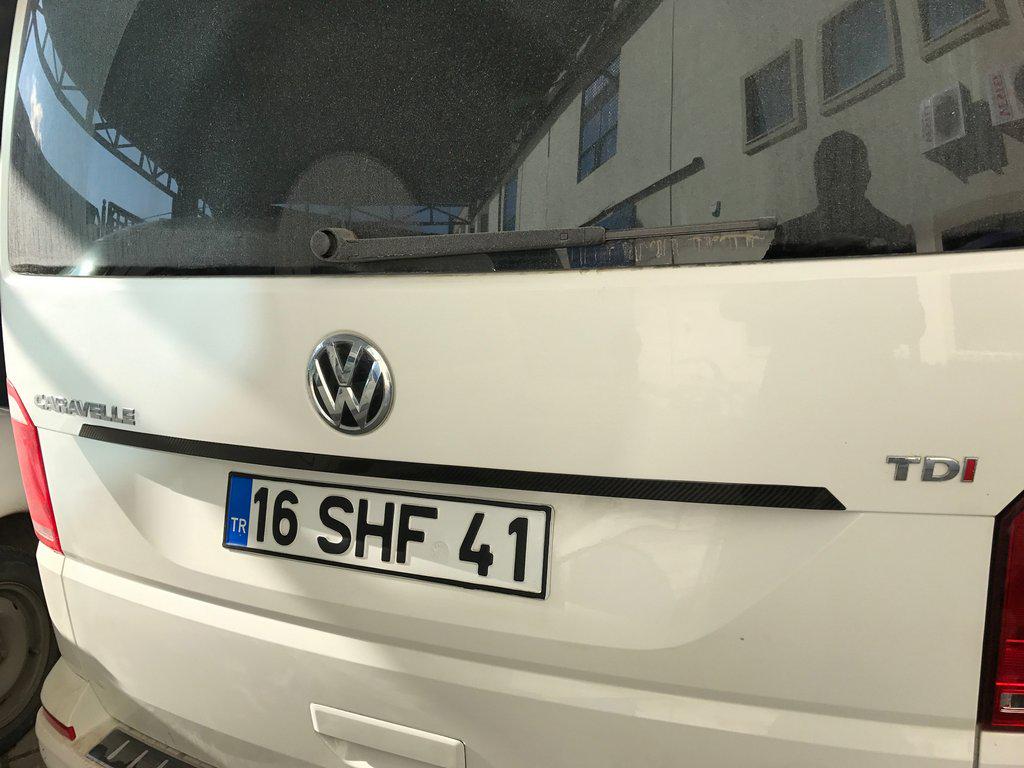 Планка над номером Omsa Line для Volkswagen T6 натуральный карбон Фактура под карбон