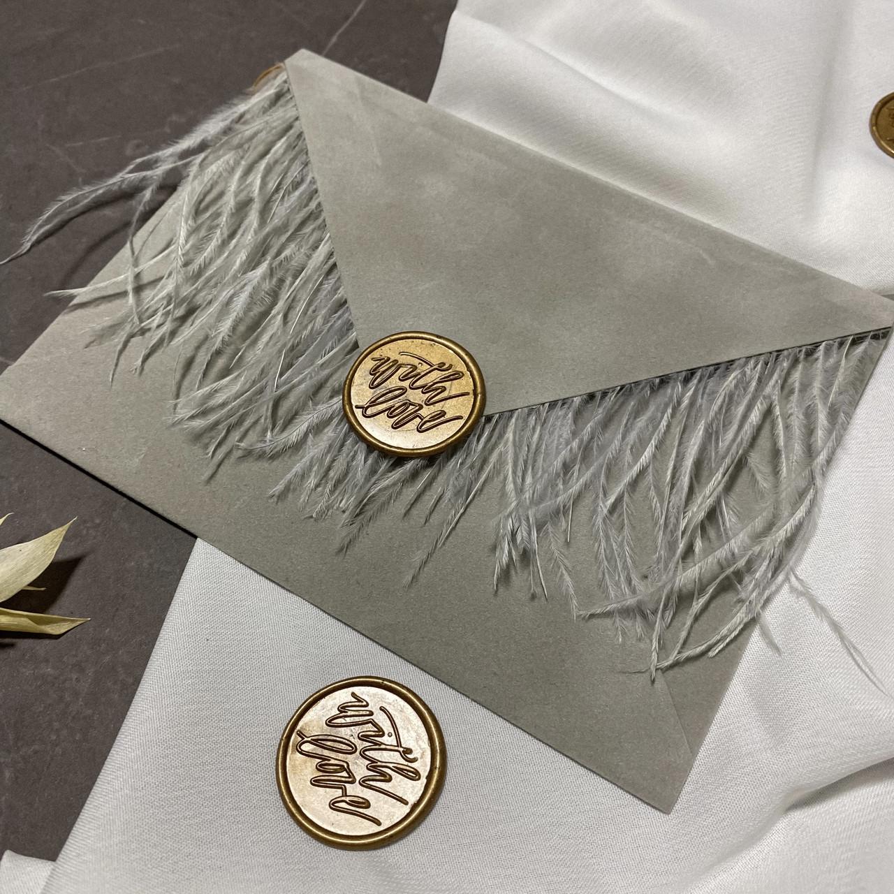 Конверт оксамитовий з підкладкою 15х11 см з магнітом печаткою та пір'ям Сірий (1805470484)