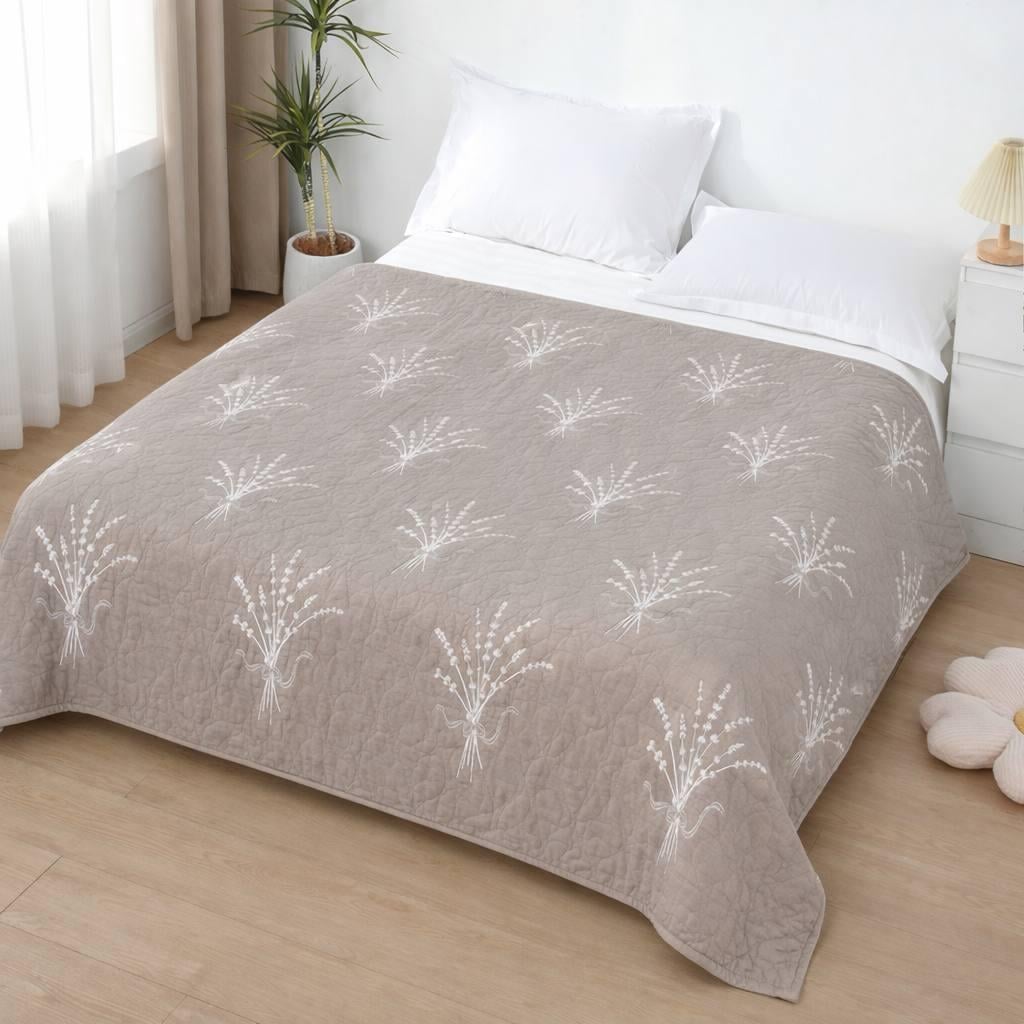 Покривало стьобане квітковий принт 160х220 см Сірий тауп з білим візерунком (2939545260)