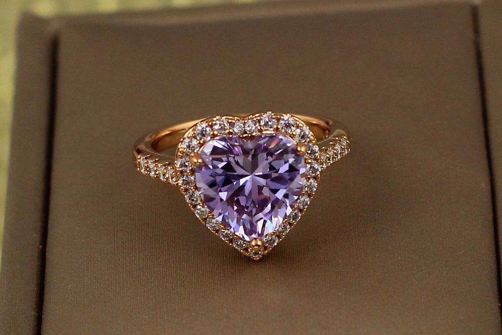 Кольцо Xuping Jewelry Сердце океана с фиолетовым камнем р. 17 Золотистый