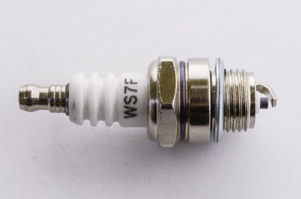 Свічка запалювання для 2-тактних двигунів клас А (2998)