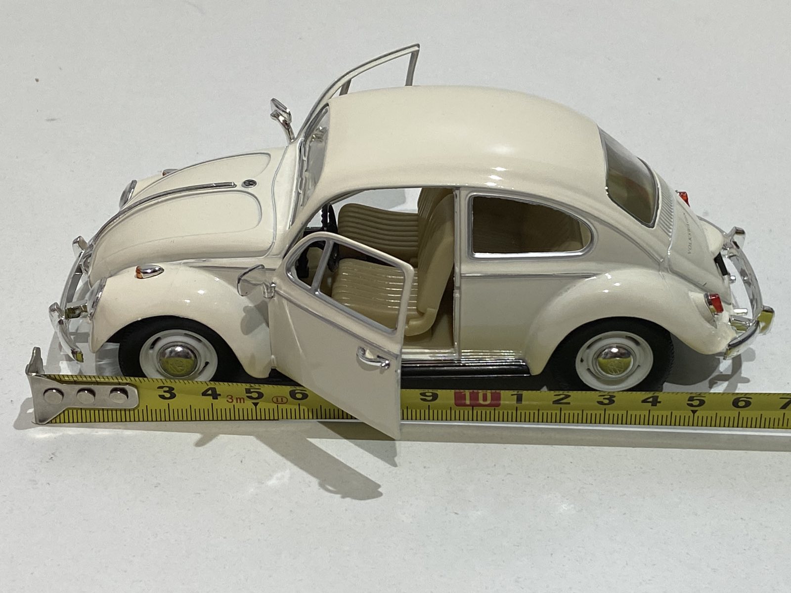 Машинка металева Kinsmart Volkswagen Beetle 1:28 Білий (KT 7002WY) - фото 3
