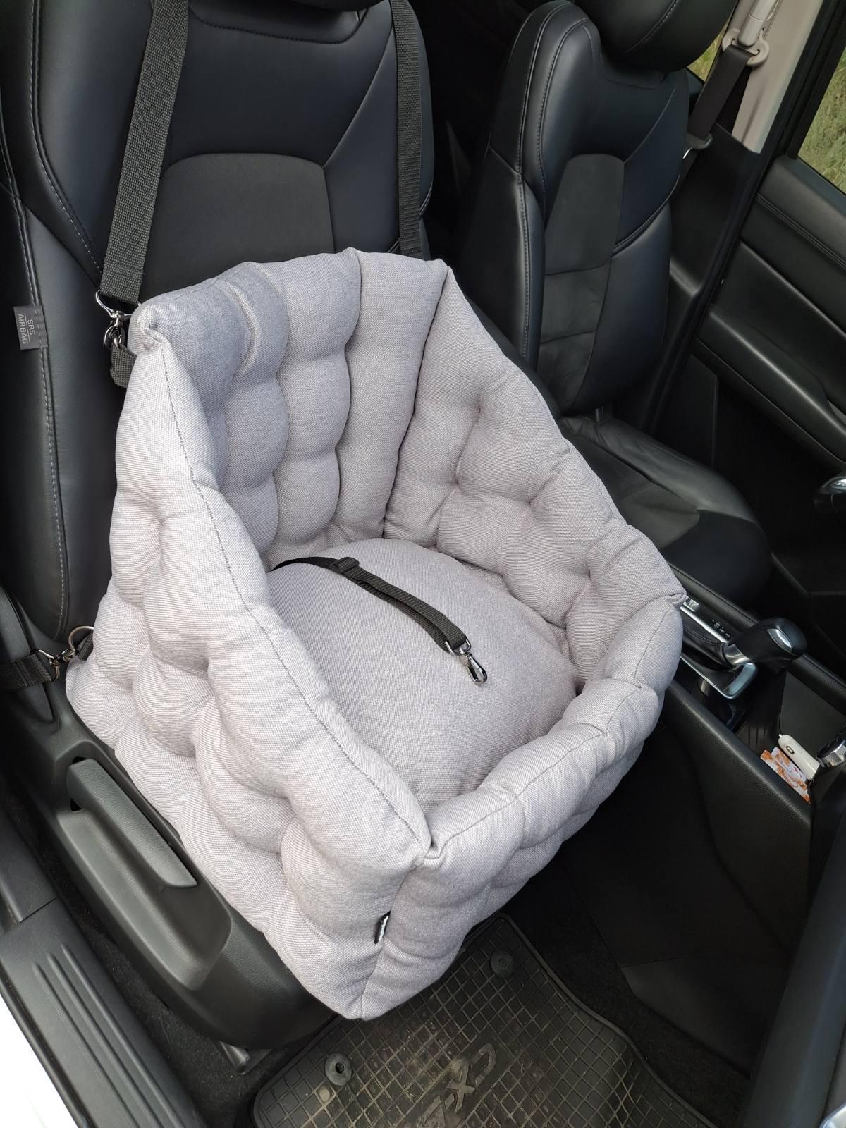Автомобільне крісло для собак Huge and Tiny зі знімними ременями 50x45 см Світло-сірий - фото 11 Автомобільне крісло для собак Huge and Tiny зі знімними ременями 50x45 см Світло-сірий - фото 11