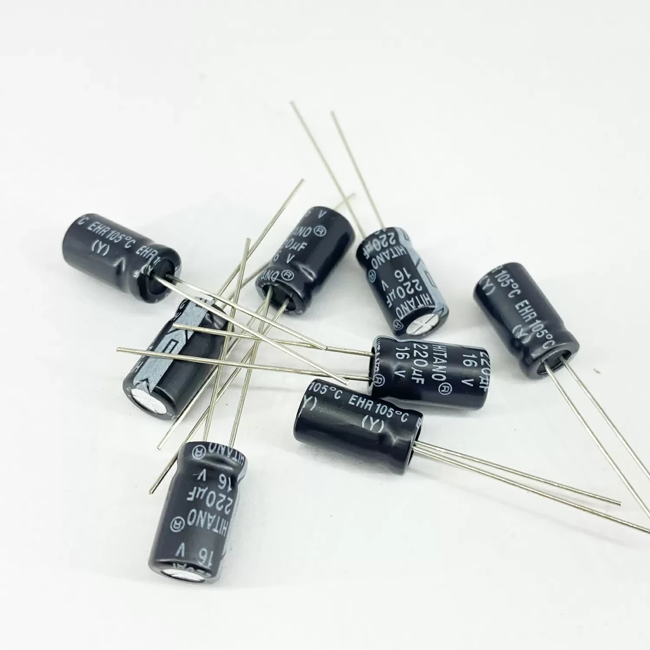 Конденсаторы электролитические HITANO 220 мкф 16V 6,3x11 мм 105 °C (1965011322)