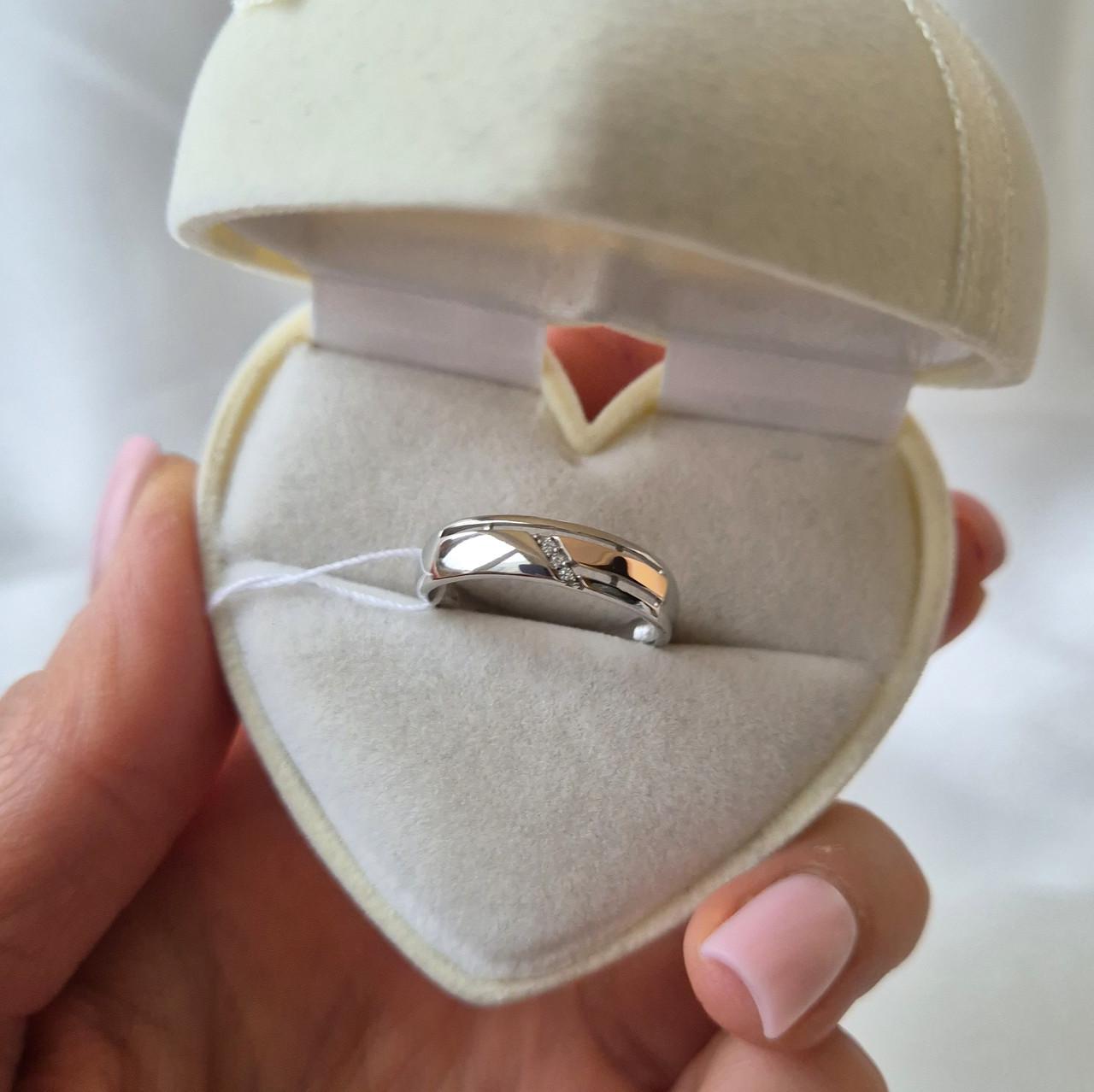 Кольцо с золотой пластиной с белыми камнями серебро 925 пробы золото 375 р. 18,5 (1672к) - фото 5 Кольцо с золотой пластиной с белыми камнями серебро 925 пробы золото 375 р. 18,5 (1672к) - фото 5