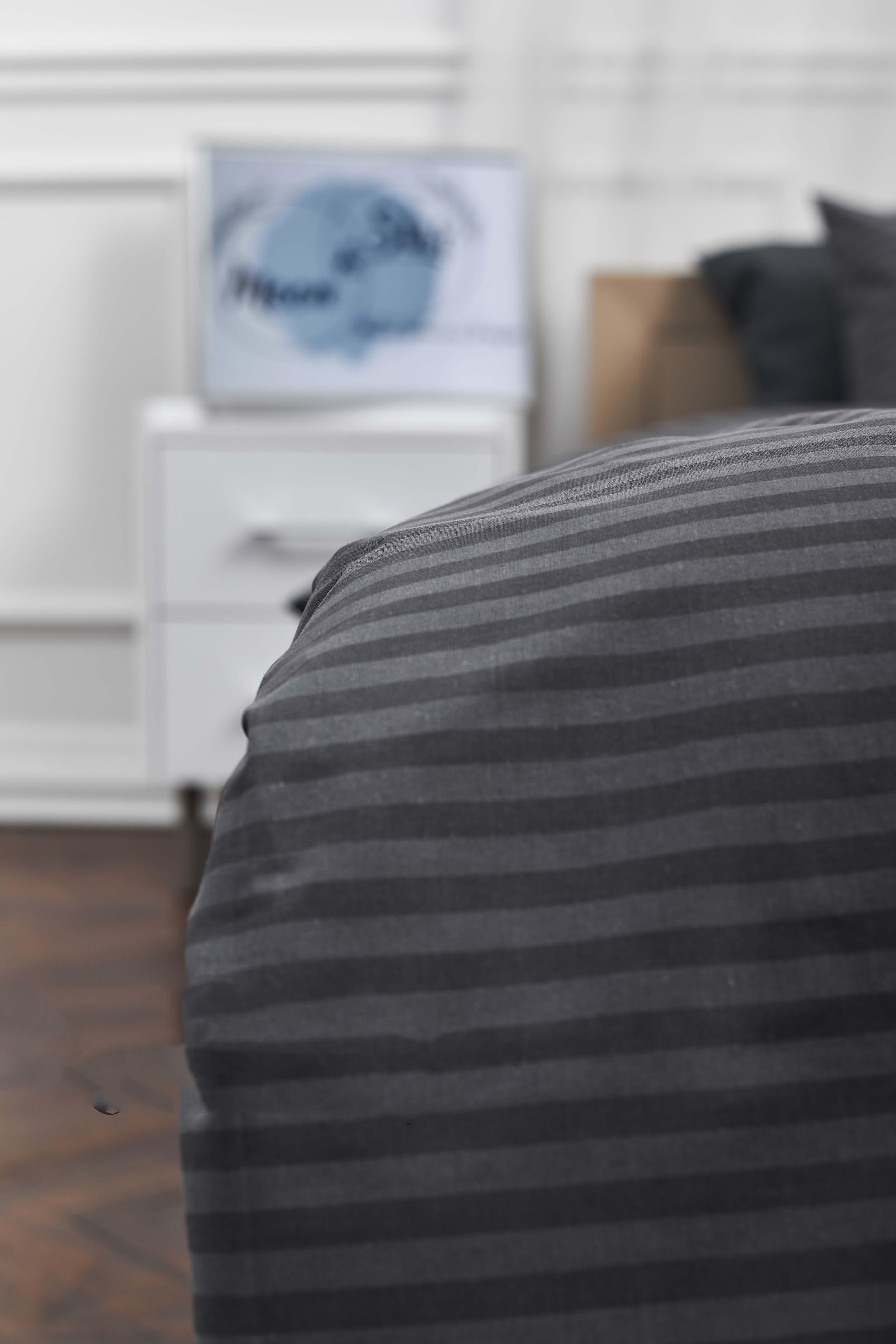 Комплект постільної білизни Moon&Star Gray Stripe&Black Gold Люкс бязь євро 200х220 см 50х70 см/2 шт. (MS-820001056) - фото 7 Комплект постільної білизни Moon&Star Gray Stripe&Black Gold Люкс бязь євро 200х220 см 50х70 см/2 шт. (MS-820001056) - фото 7