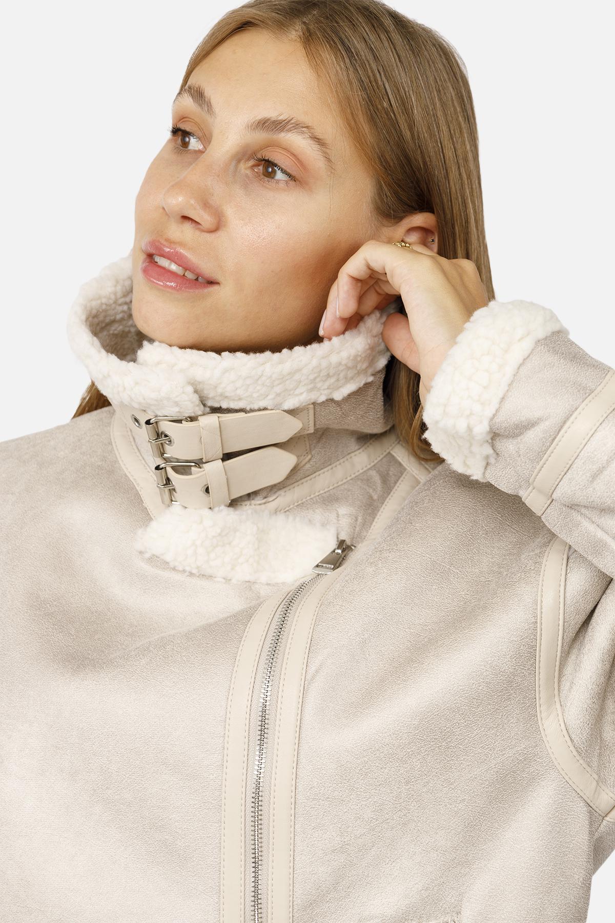 Дубленка-косуха женская зимняя ЦБ-00261185 р. 42 Бежевый (29080008) - фото 5 Дубленка-косуха женская зимняя ЦБ-00261185 р. 42 Бежевый (29080008) - фото 5