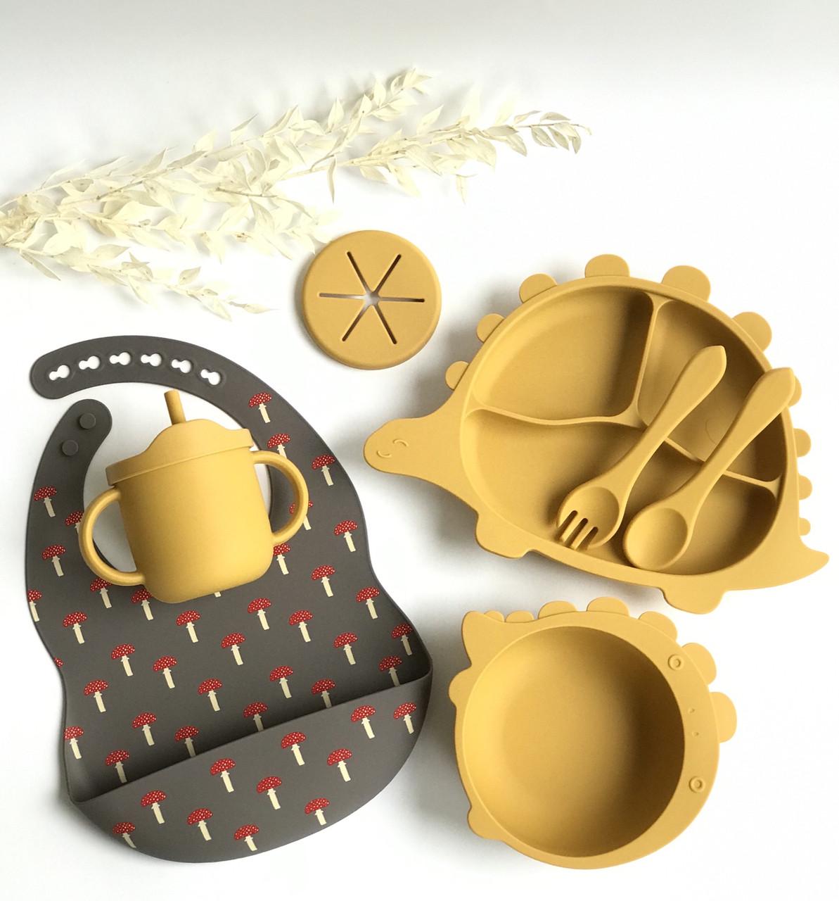 Набор силиконовой посуды для первого прикорма Дино слюнявчик/тарелка на присоске/поильник Коричневый (2365)