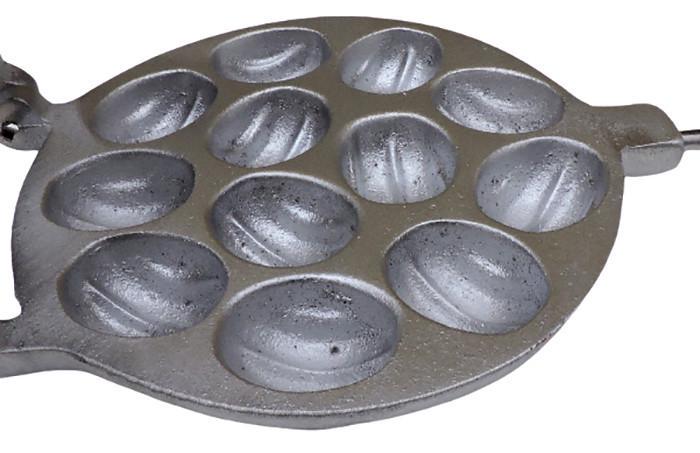 Форма для выпечки алюминиевая Орех 12 с деревянной ручкой