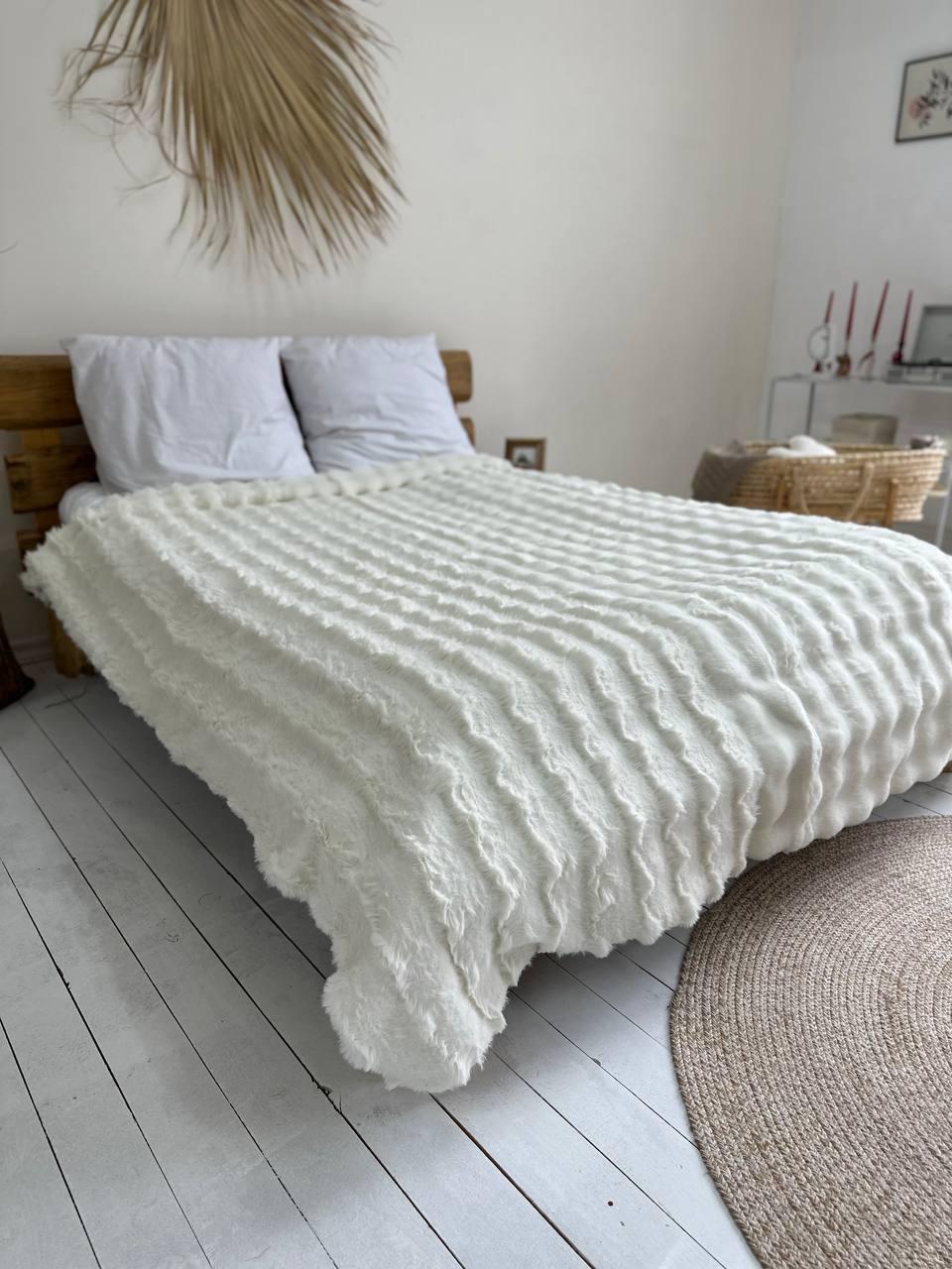 Плед-покрывало Люкс Кролик 220х240 см Молочный (15777-1) Плед-покрывало Люкс Кролик 220х240 см Молочный (15777-1)