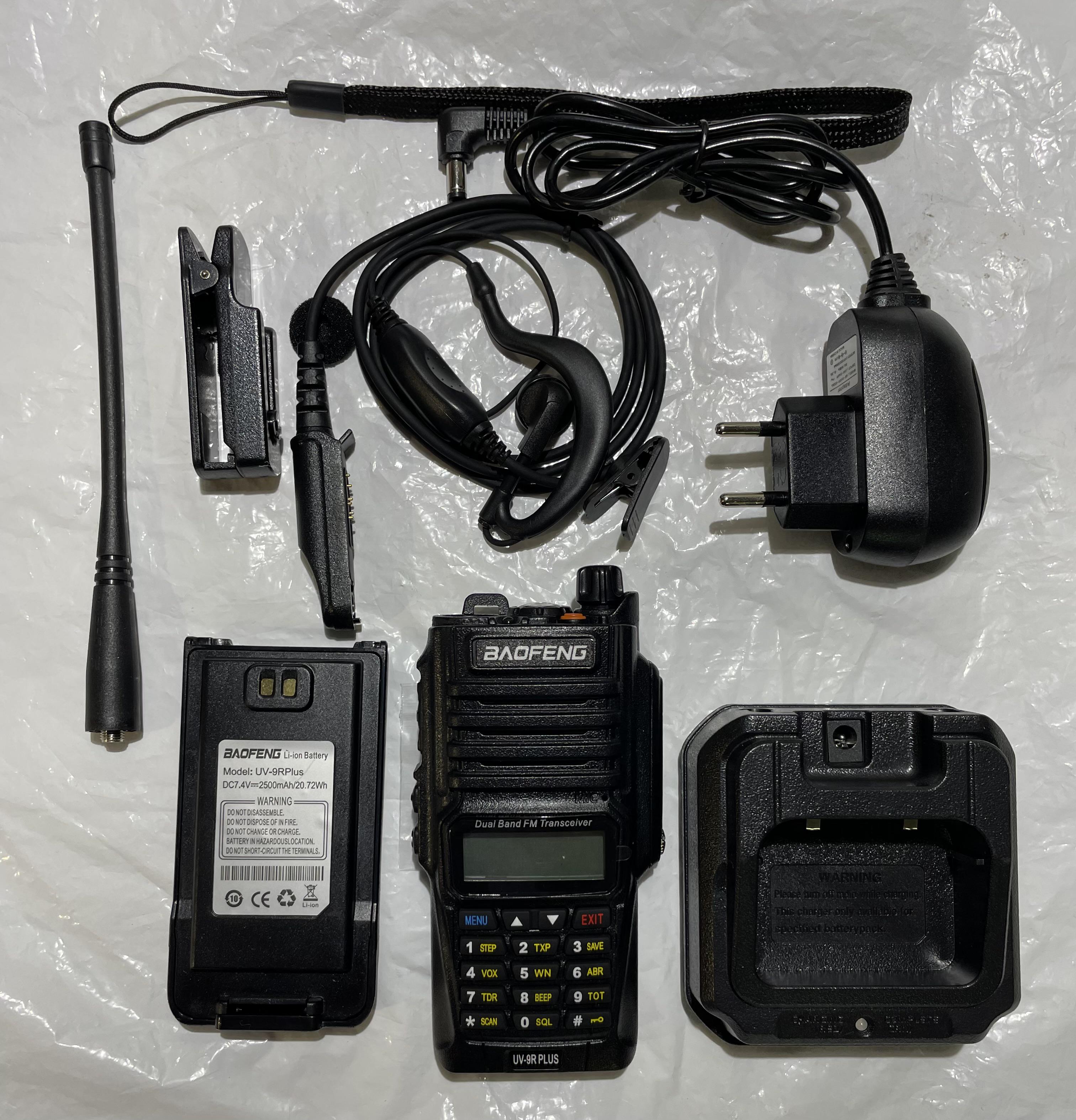 Рація Baofeng UV-9R Plus 8Вт Ip67 + FM + LED - фото 6 Рація Baofeng UV-9R Plus 8Вт Ip67 + FM + LED - фото 6