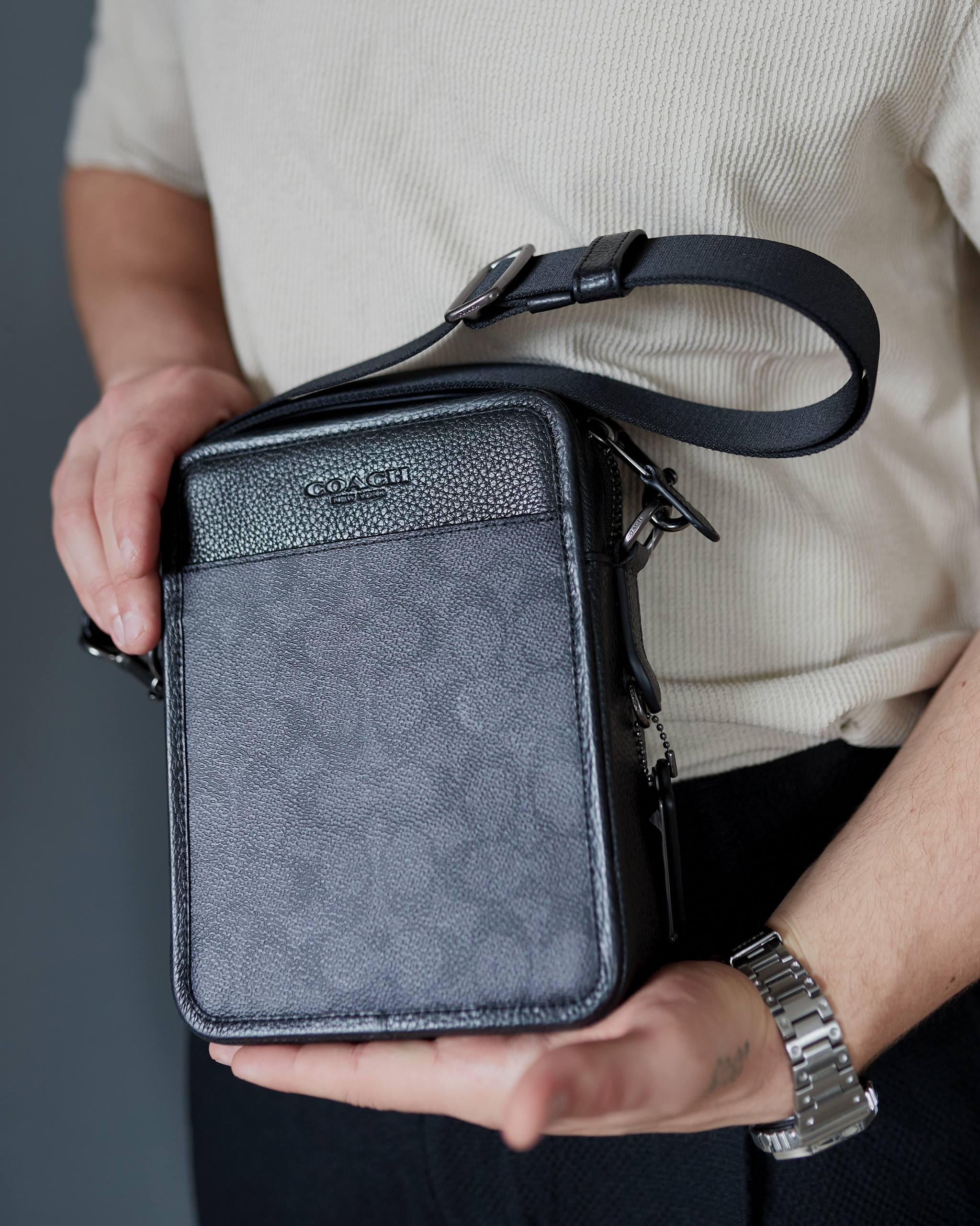 Сумка кожаная COACH Sullivan Crossbody Bag In Signature Canvas 21х16 см Черный (34972468)